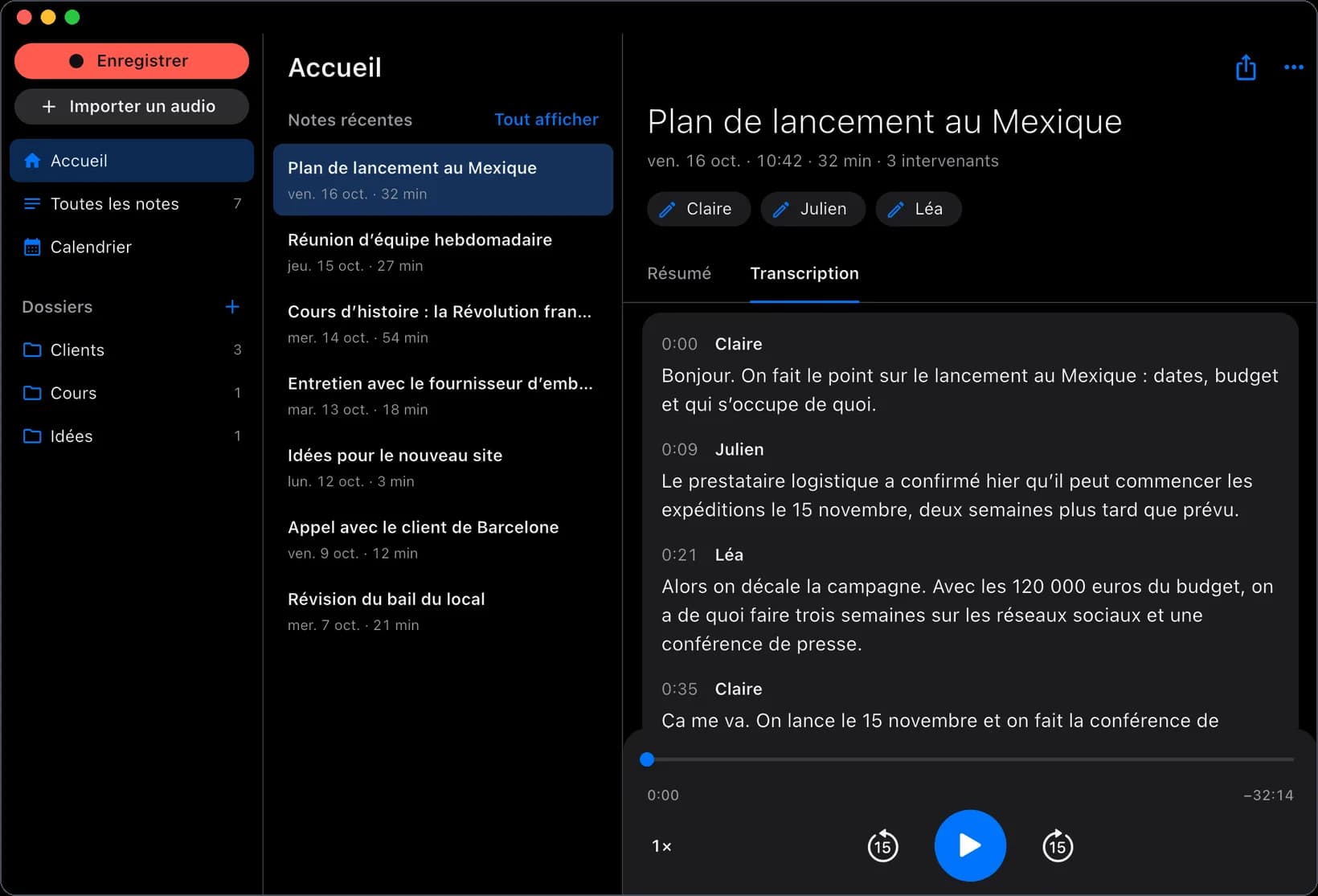 La transcription d’une réunion sur le Mac, avec le nom de chacune des trois personnes.