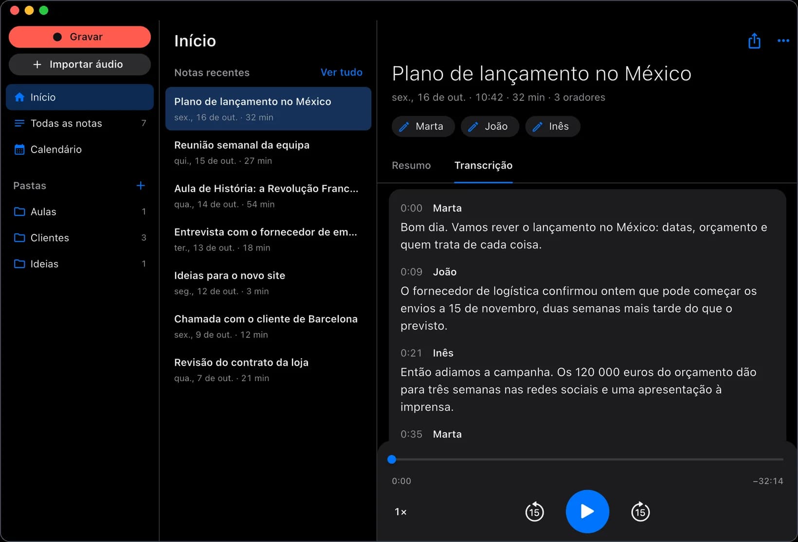 A transcrição de uma reunião no Mac, com o nome de cada uma das três pessoas.